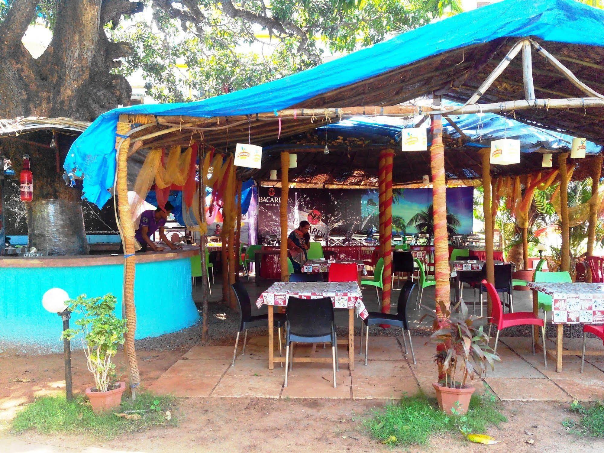 Royal Mirage Beach Resort Candolim Buitenkant foto
