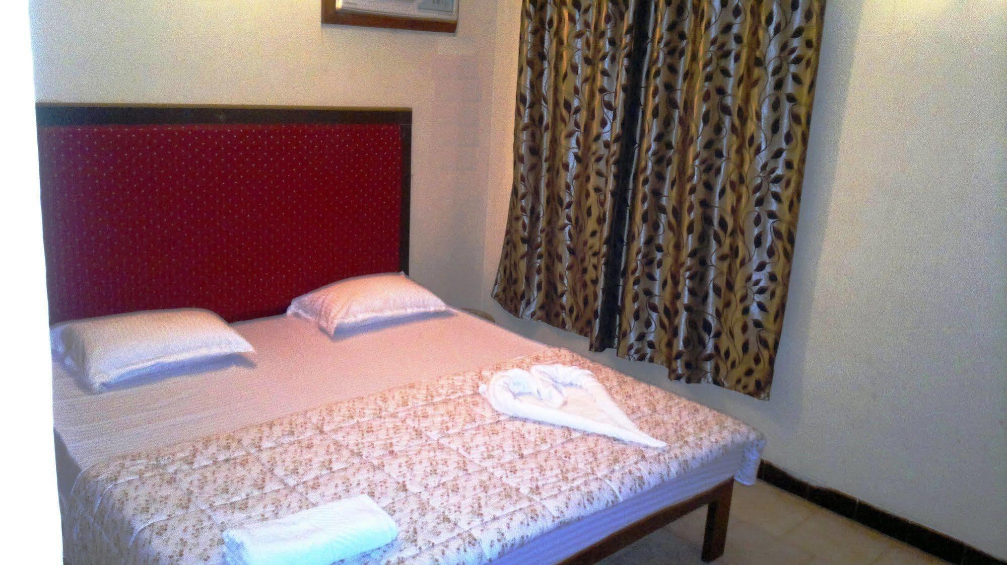 Royal Mirage Beach Resort Candolim Buitenkant foto